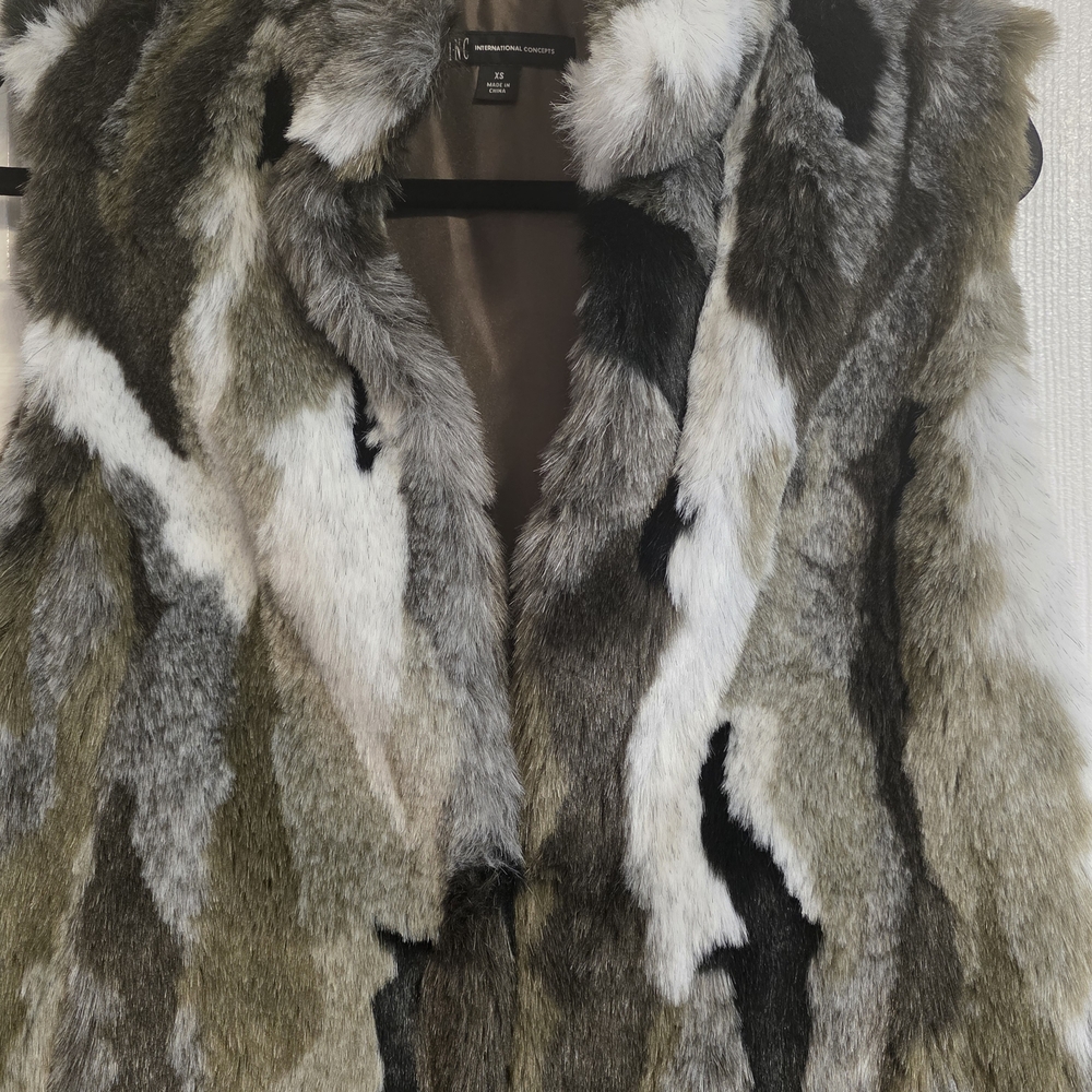 INC International Concepts Multicolor Faux Fur Vest - Picture 3 of 5